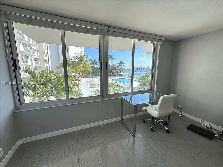 1200 West Ave #202 — Photo 3