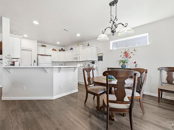4th image of 310 S Voyage Ave
