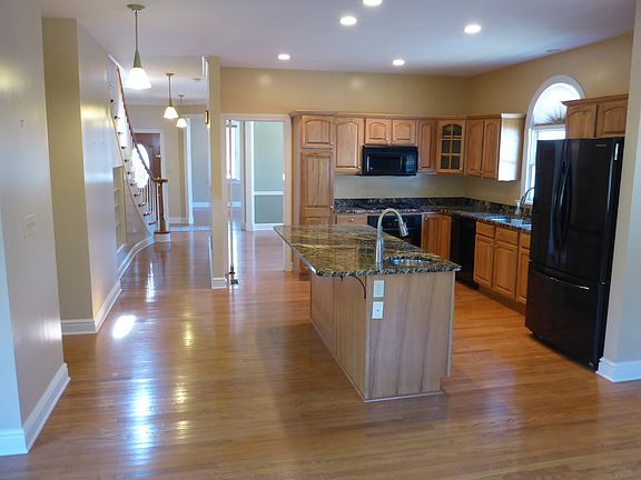 Kitchen, granite countertops