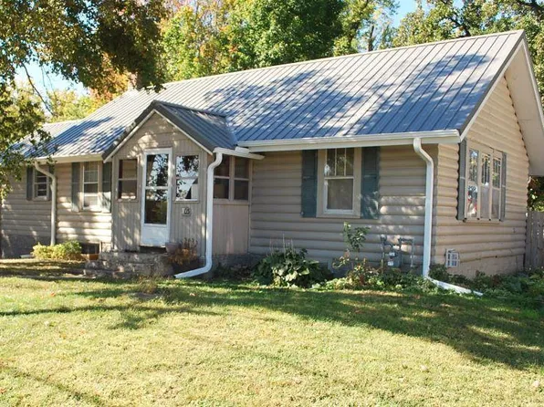 303 Central Ave S, Dodge Center, MN 55927