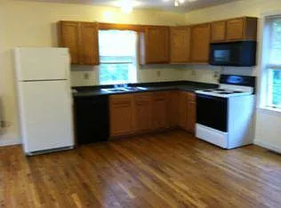 2 bed, 1200 sqft, $1,200 — Photo 3