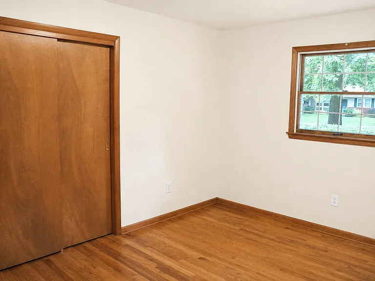 1317-1319 University Dr #1317 — Photo 3