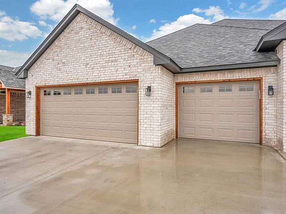 3rd image of 4018 NE Shenandoah Dr