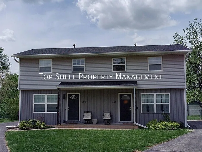 308 SW Westview Dr — Photo 1