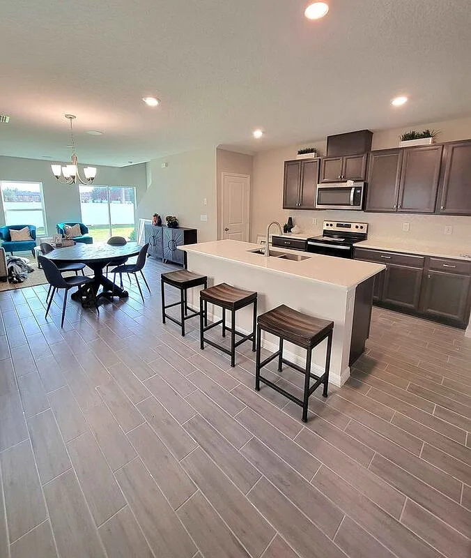 3 bed, 2.5 bath, 1489 sqft, $1,950 — Photo 4