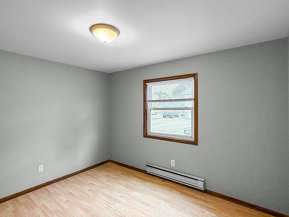 2nd image of 614 2nd Ave N #1