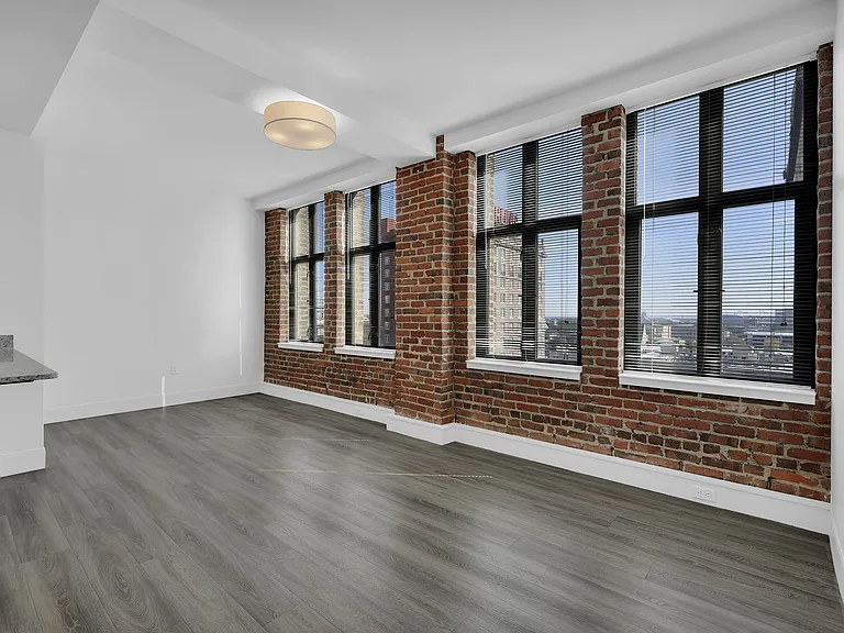The Residences at Barnett — Photo 68