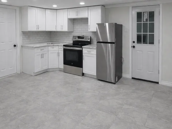 (undisclosed Address), Farmingdale, NY 11735