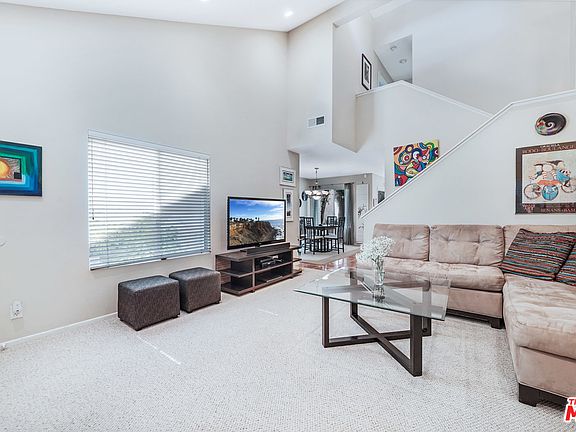 3rd image of 792 N Via Colinas