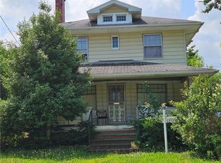 12414 Forest Grove Ave, Cleveland, OH 44108