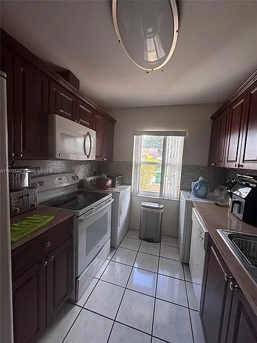 5252 SW 139th Pl #5252 Photo 1