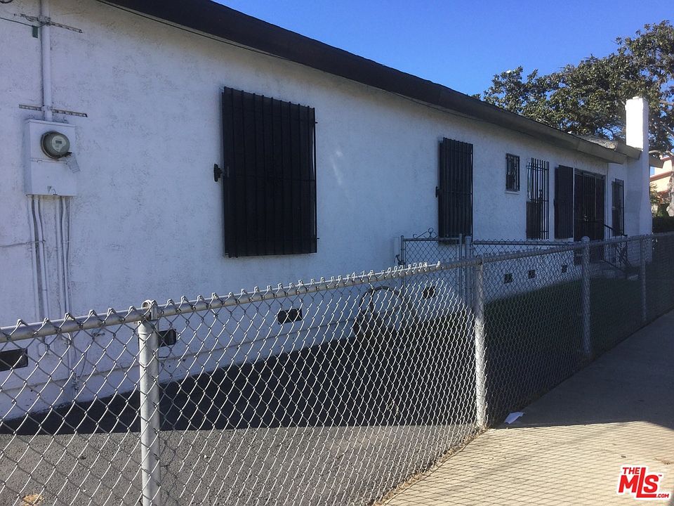 2nd image of 8900 S Manhattan Pl