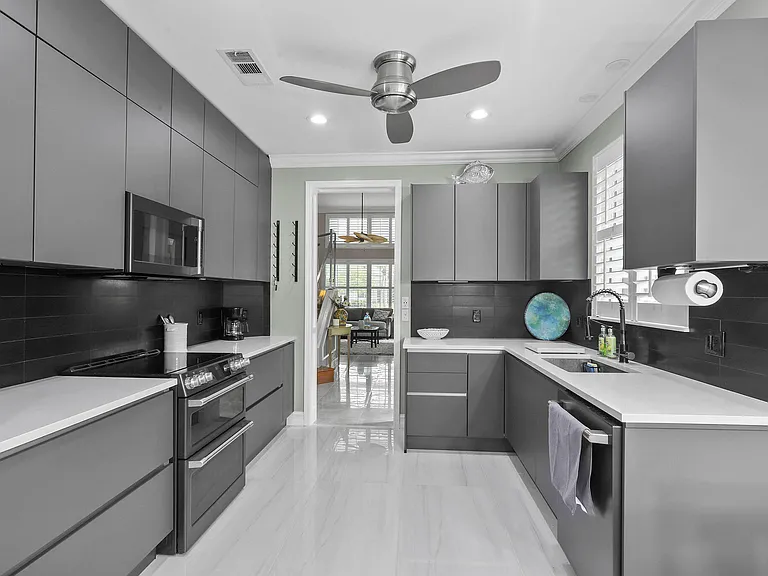 2056 Windward Way — Photo 10