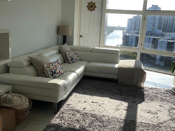 5th image of 3375 N Country Club Dr #1100