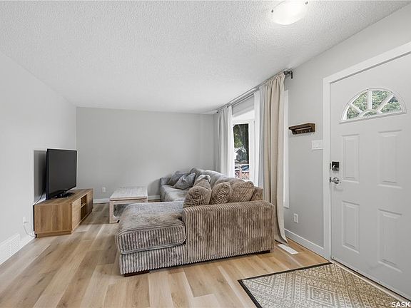 5th image of 50 Markwell DRIVE