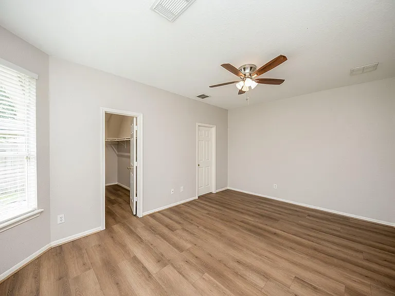 14618 Rochelle Ct — Photo 24