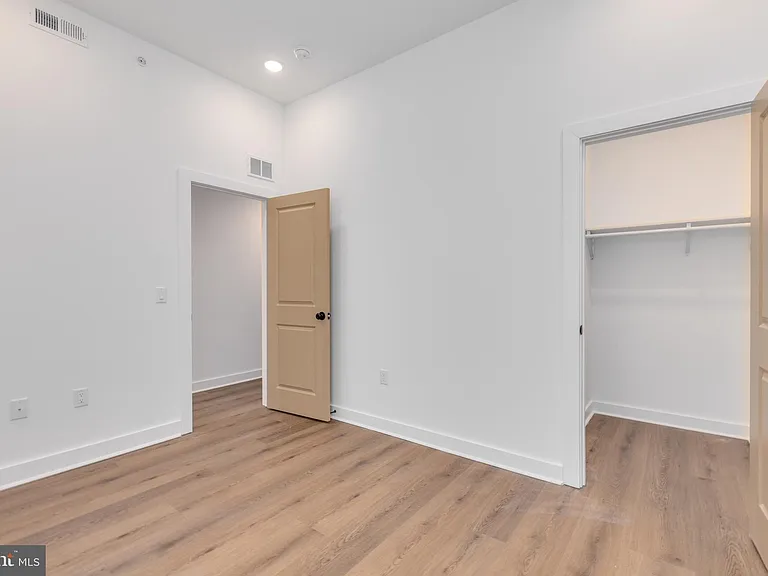 1917 W Susquehanna Ave #2 — Photo 7