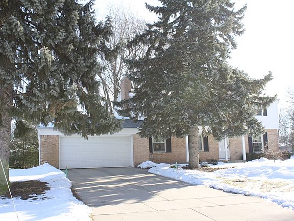 3rd image of 3031 Bonita Dr SE