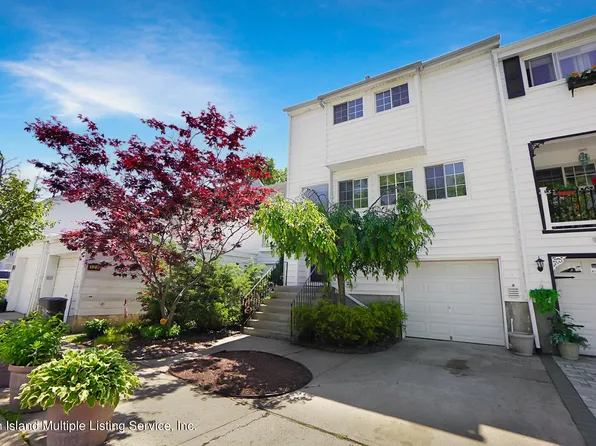 125 Hampton Grn, Staten Island, NY 10312