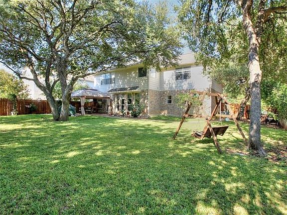 4th image of 2511 Plantation Dr