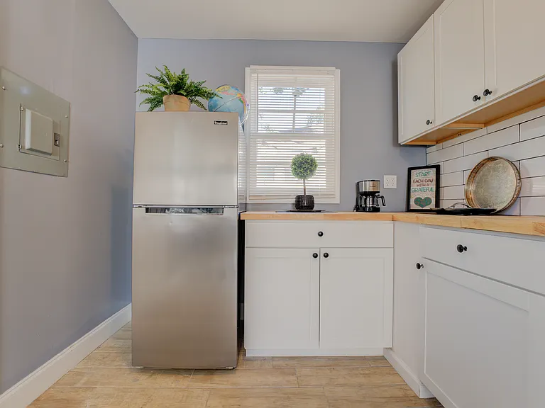 1050 N Pkwy #105 — Photo 33