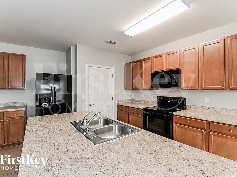 614 SW 25th Ln — Photo 6