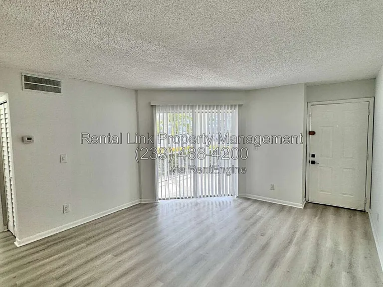150 Santa Clara Dr #5 — Photo 5