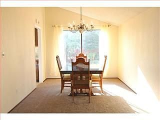 3rd image of 923 N Hillview Dr