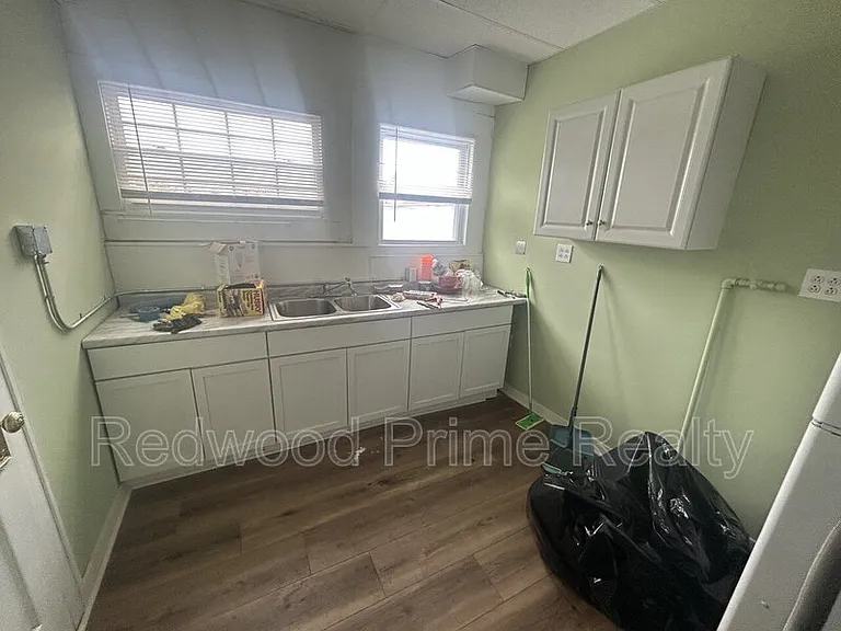 908 Main St #202 — Photo 2