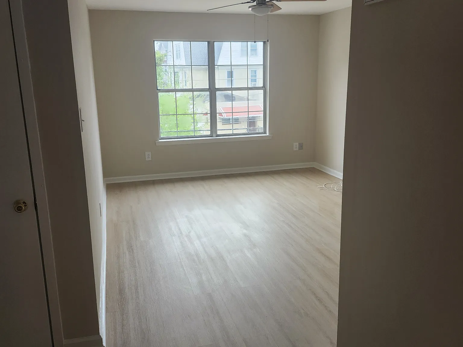 2 bed, 1000 sqft, $1,800 — Photo 2
