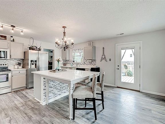 5th image of 2052 Fullwood Dr