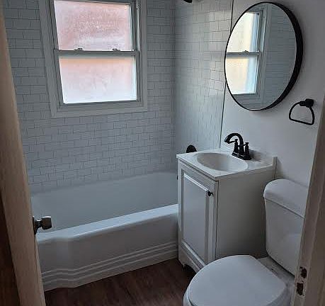 5th image of 4317 Coleridge St