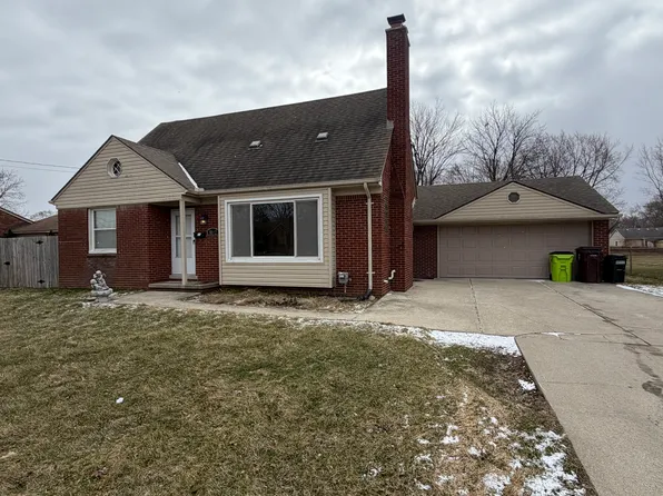 8692 Superior Ave, Center Line, MI 48015