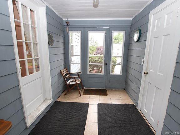 4th image of 38 Westview Dr