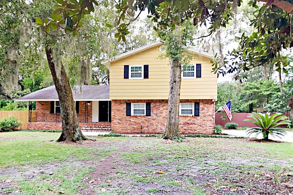 1st image of 2770 Cedarcrest Dr