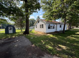 872 Clifford Lake Dr, Stanton, MI 48888