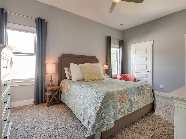508 Morton Ave — Photo 7