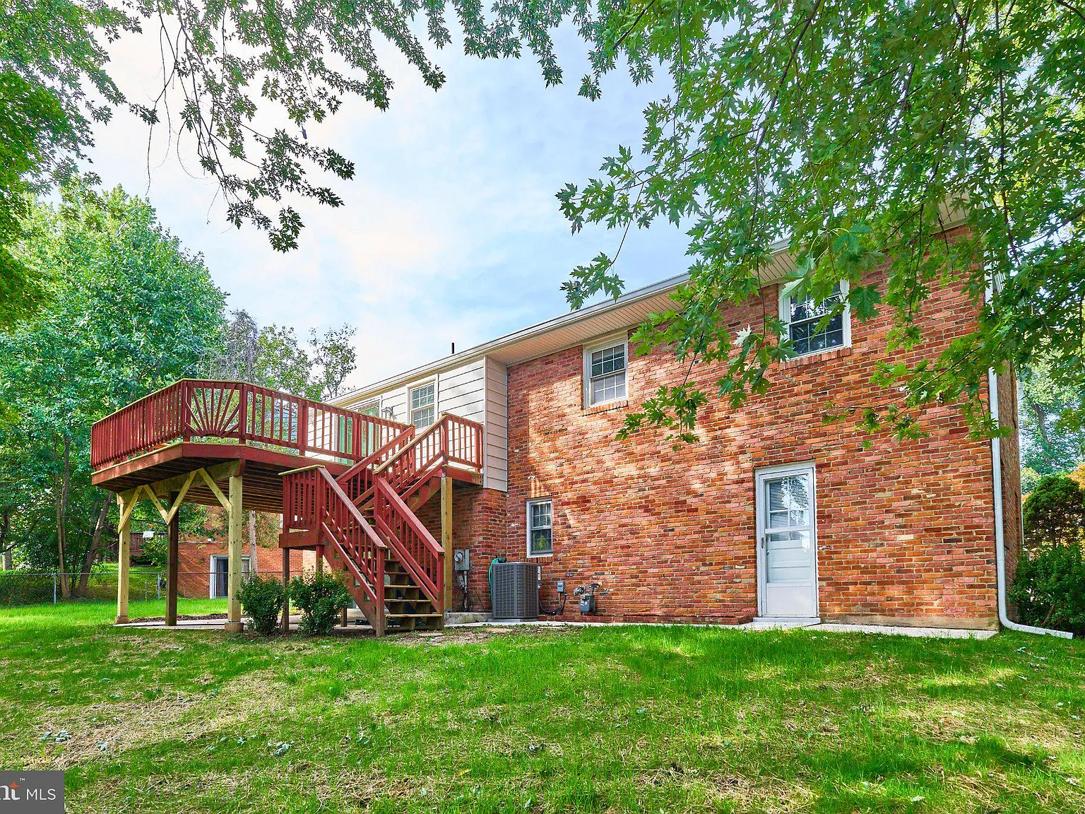 3 bed, 3.0 bath, 2768 sqft, $3,850 — Photo 2