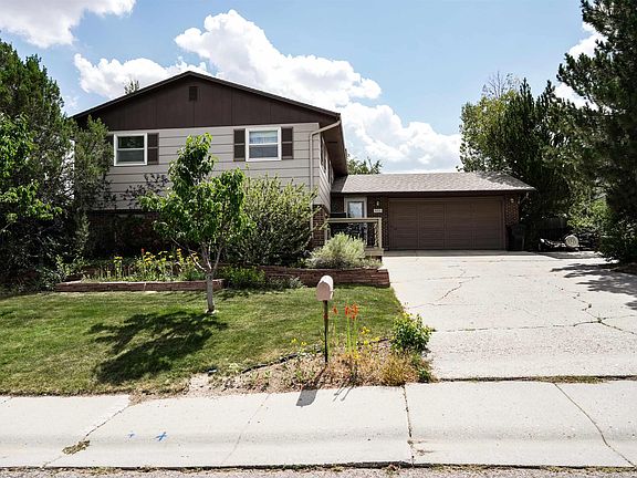 2nd image of 3861 Cynthia Dr