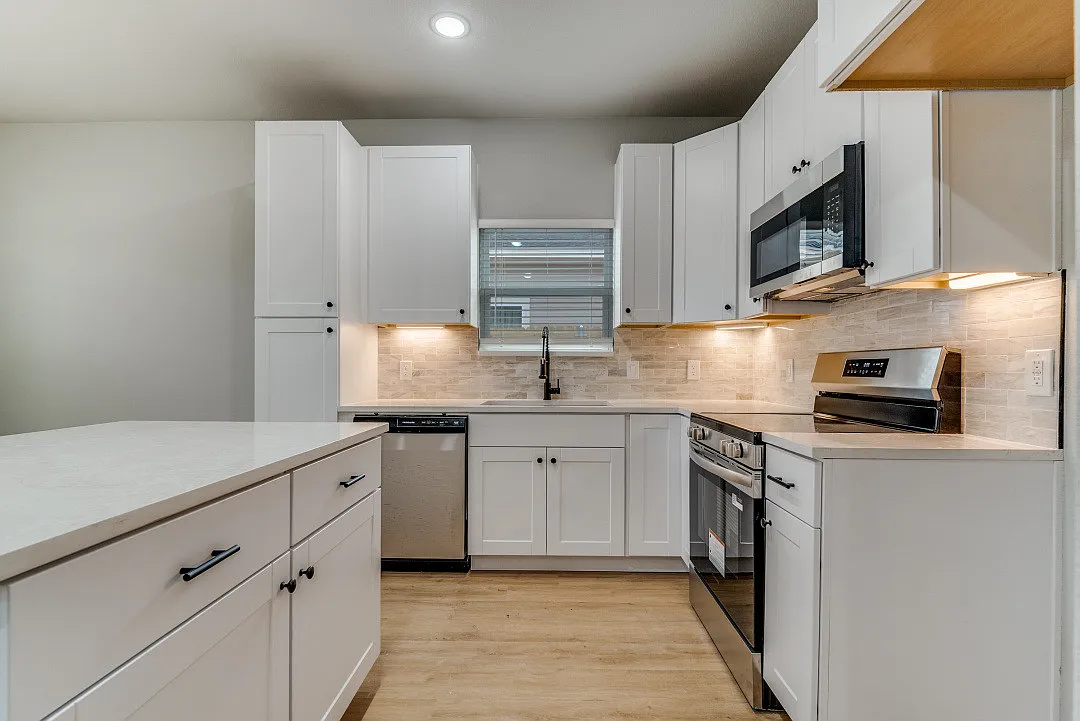 3 bed, 1260 sqft, $1,895 — Photo 2