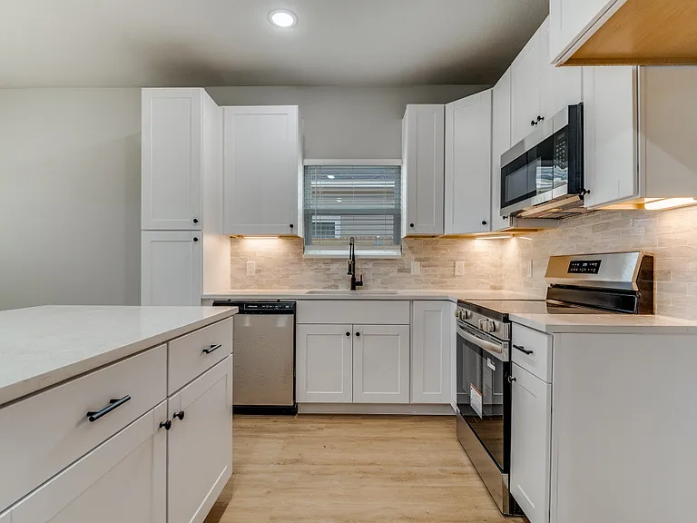 2707 Brazos River Dr — Photo 2