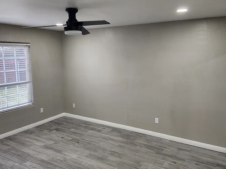 801 Stillman Ave — Photo 8