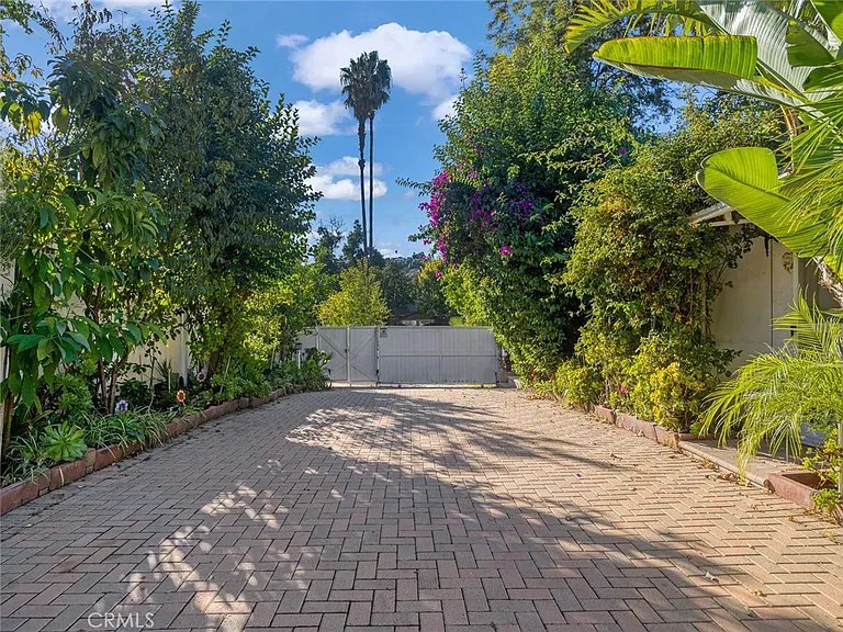 5020 Topanga Canyon Blvd — Photo 4