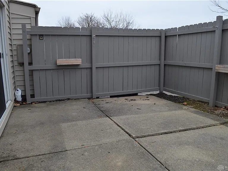 1215 Robbins Run Ct — Photo 9