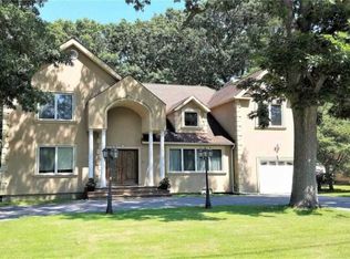 55 Harned Rd, Commack, NY 11725
