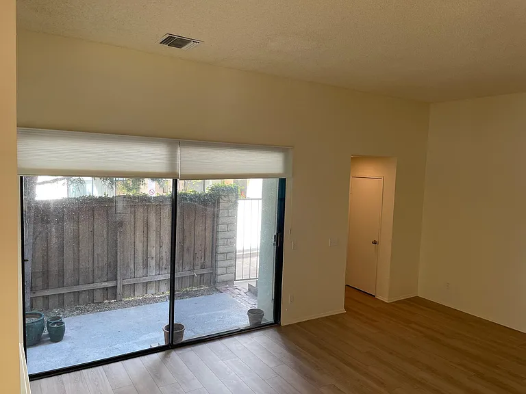 1122 Campbell St #1 — Photo 9