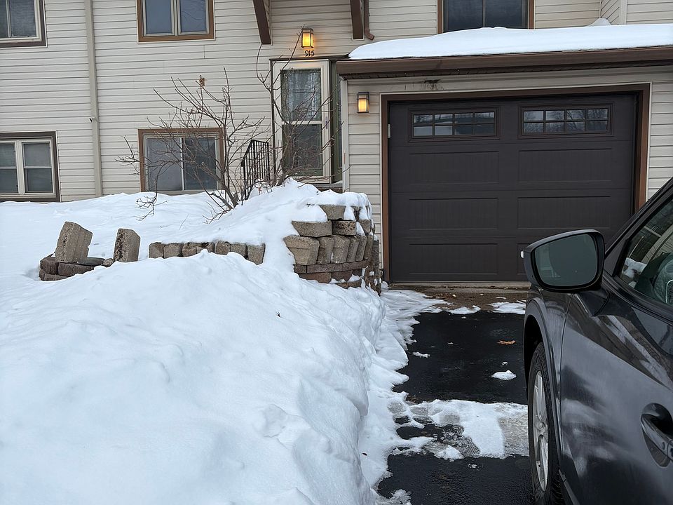 1st image of 915 E Baker St