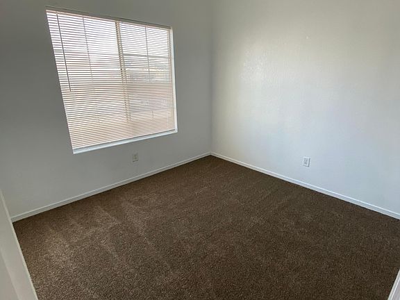 5th image of 747 Ashbury Ct