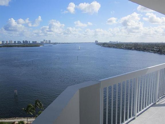 2nd image of 115 Lakeshore Dr APT 1247