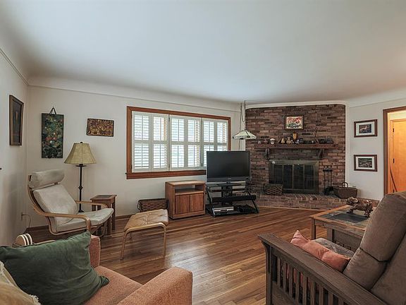 5th image of 980 Ligorio Ave